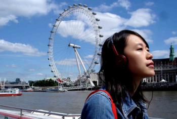 She, a Chinese (Ella, una joven china)
